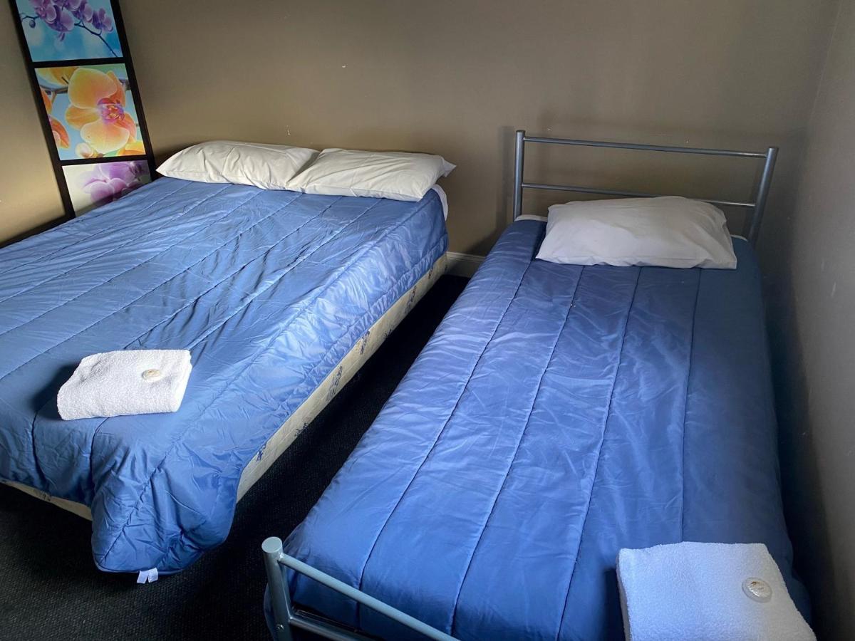 Australian Hotel Янг Экстерьер фото