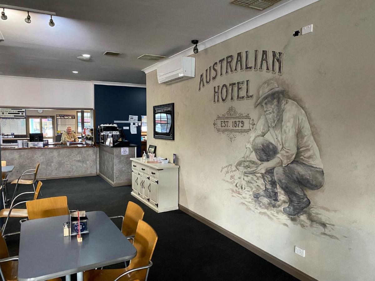 Australian Hotel Янг Экстерьер фото